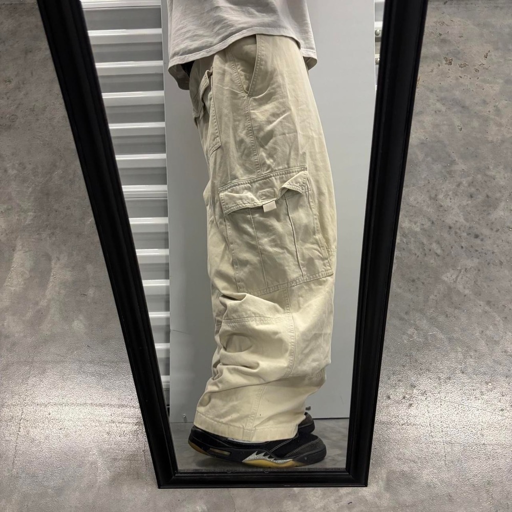 Vintage Y2K/2000s Baggy Cream Skater Style Cargo Pants! 40x26 - Picture 2 of 7